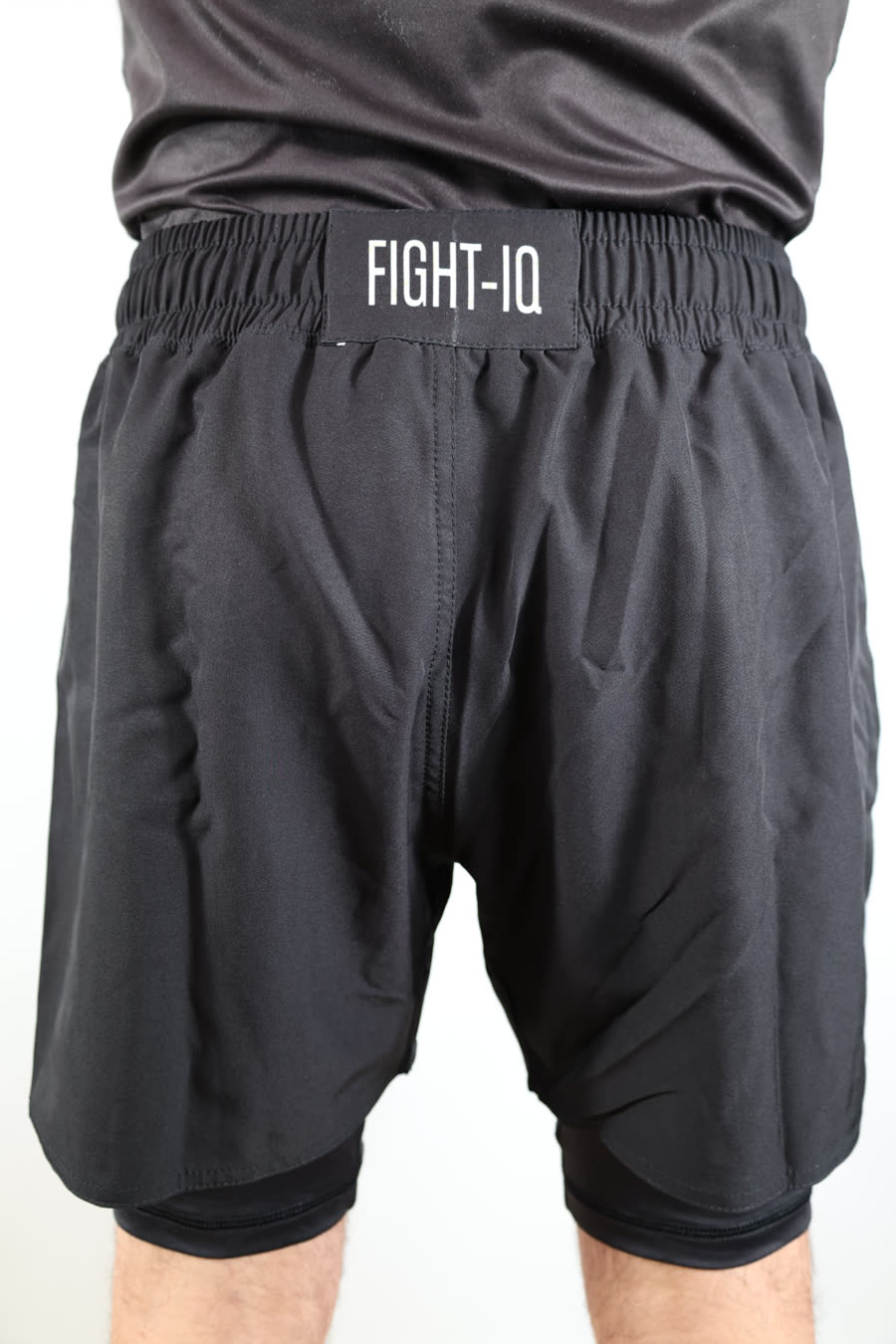 RAGE GUARD Noir & Or, détail dos du short, photo réelle