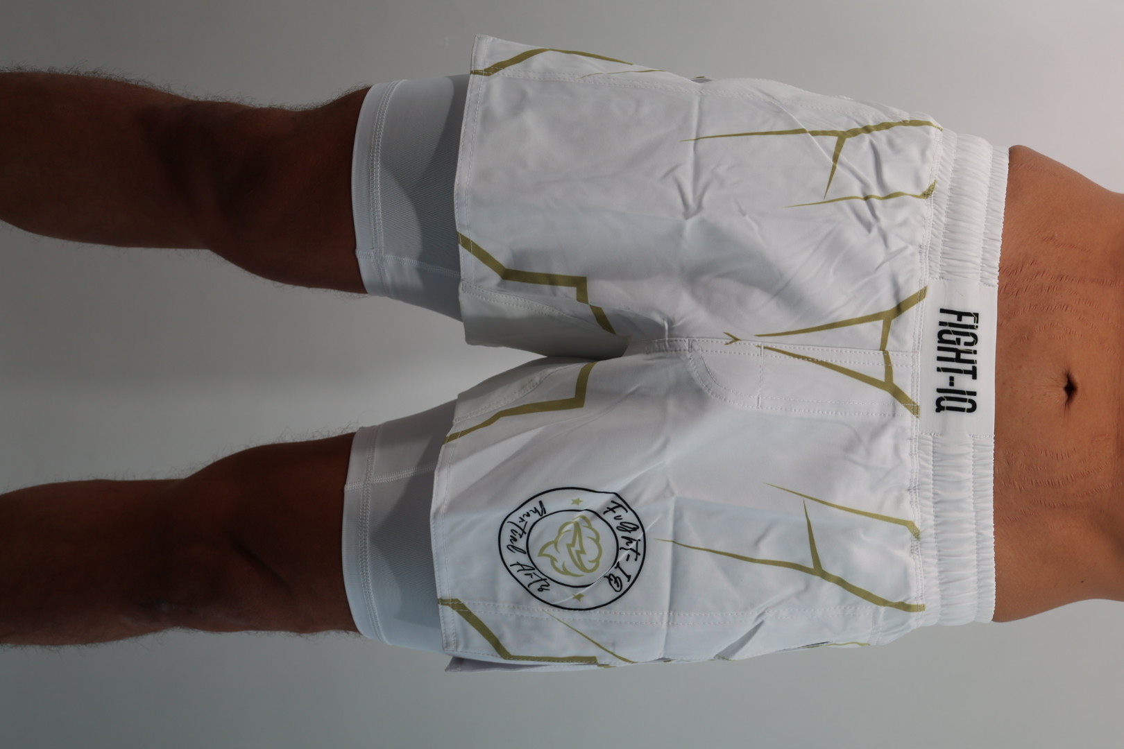 RAGE GUARD Blanc & Or, vue de face