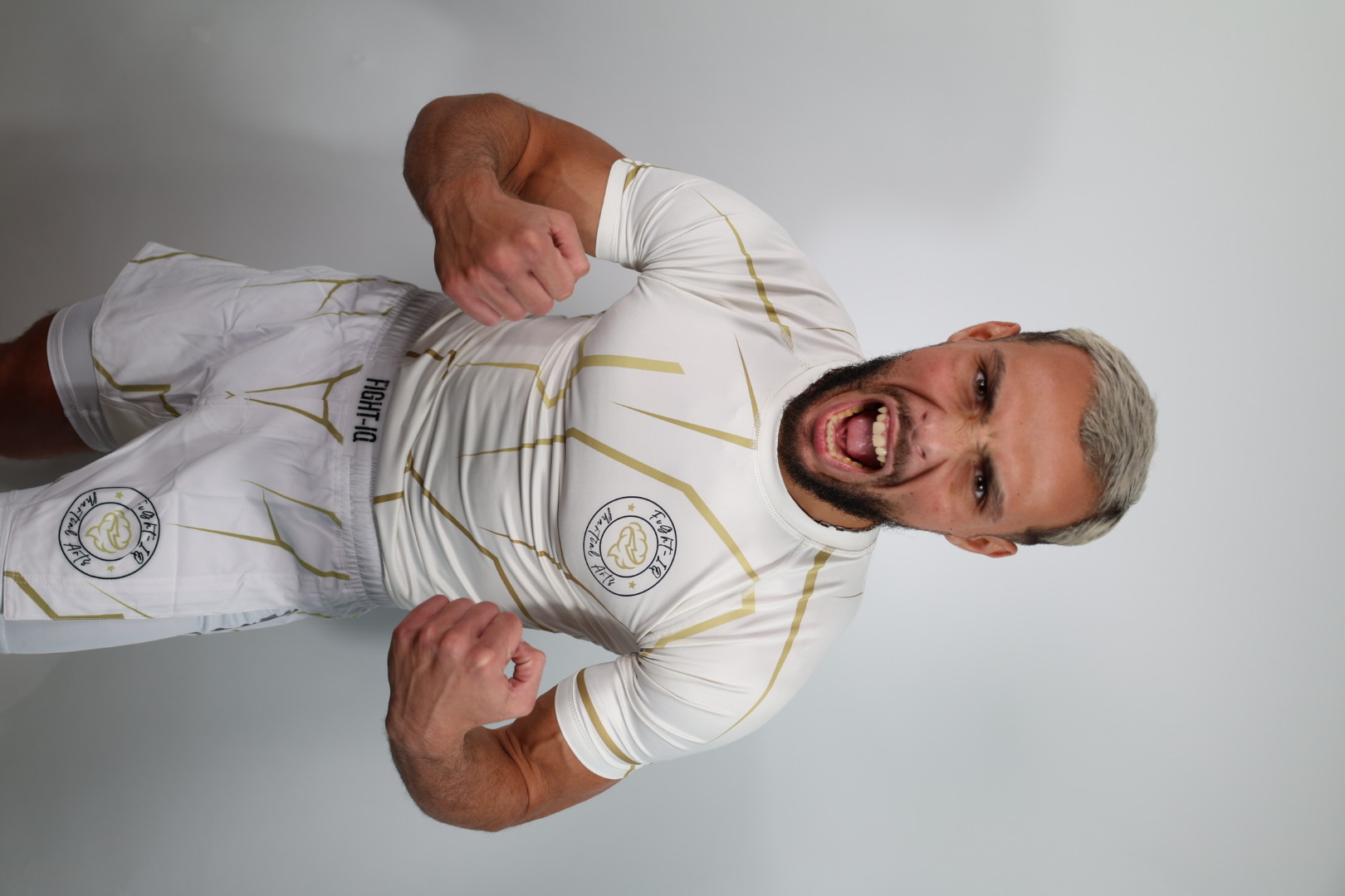 RAGE GUARD Blanc & Or, détail short
